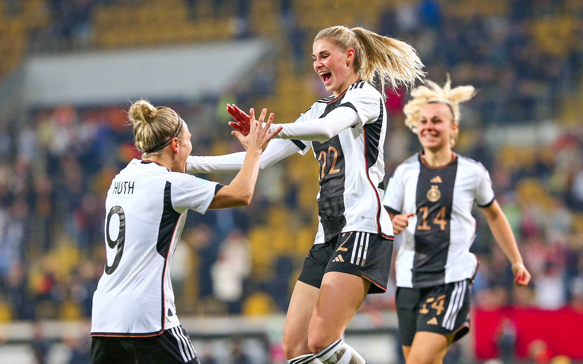 得亚